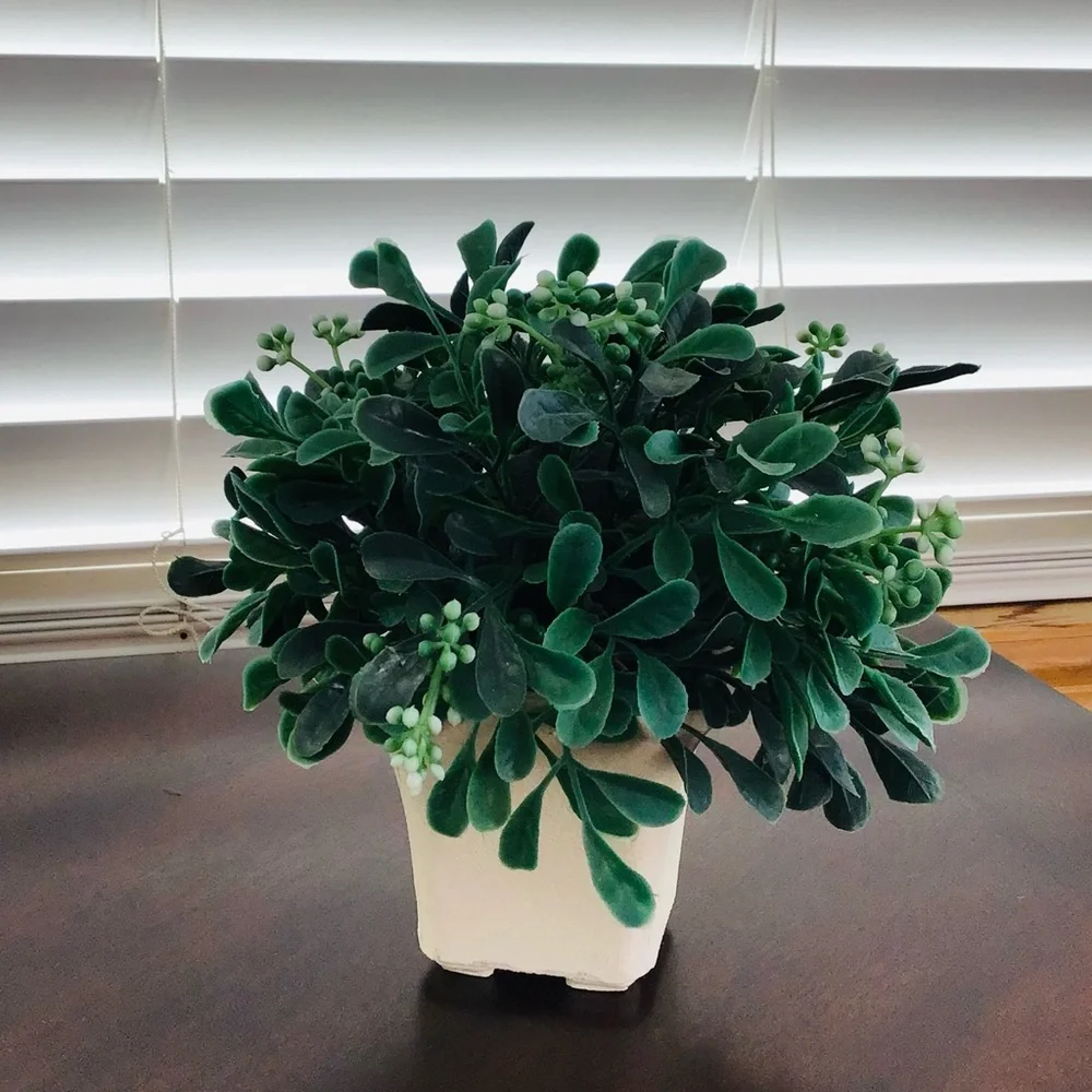Artificial Boxwood Topiary in Green